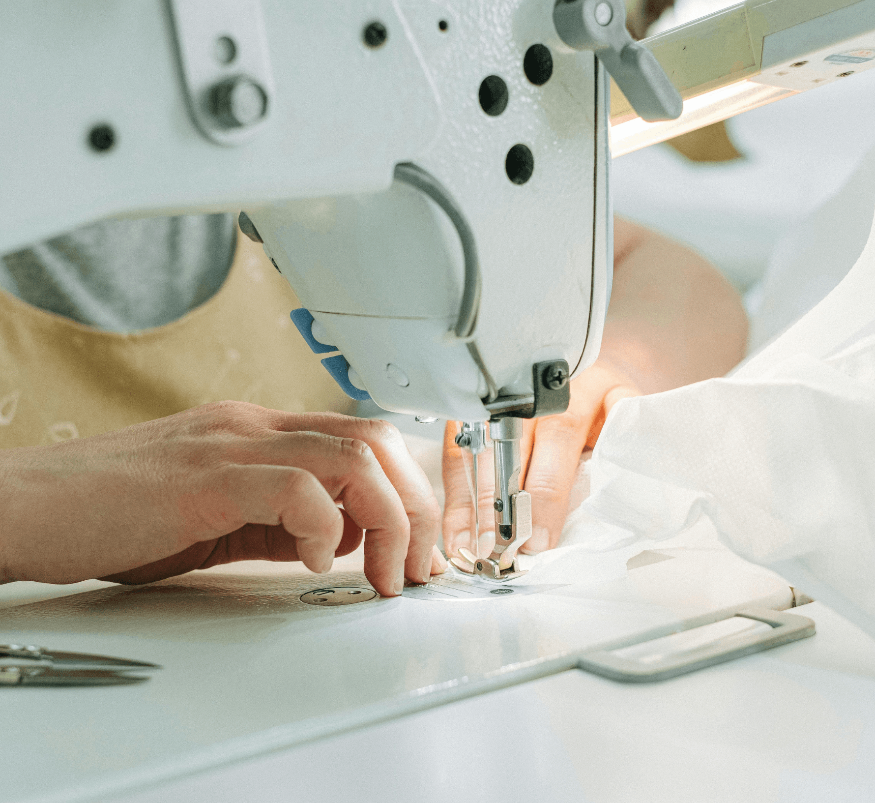 Arbeit an der Nähmaschine